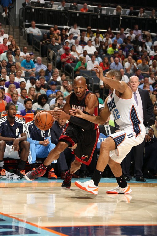 现出的冷静 现出的冷静